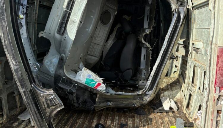 Trentola Ducenta: Trasportano parti di autovetture rubate e tentano di sfuggire all'alt dei Carabinieri, arrestati