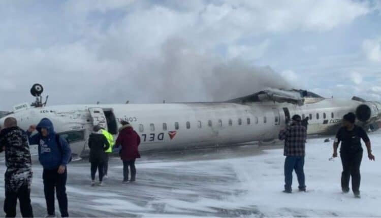 Incidente aereo a Toronto: volo Delta si ribalta in atterraggio, 18 feriti