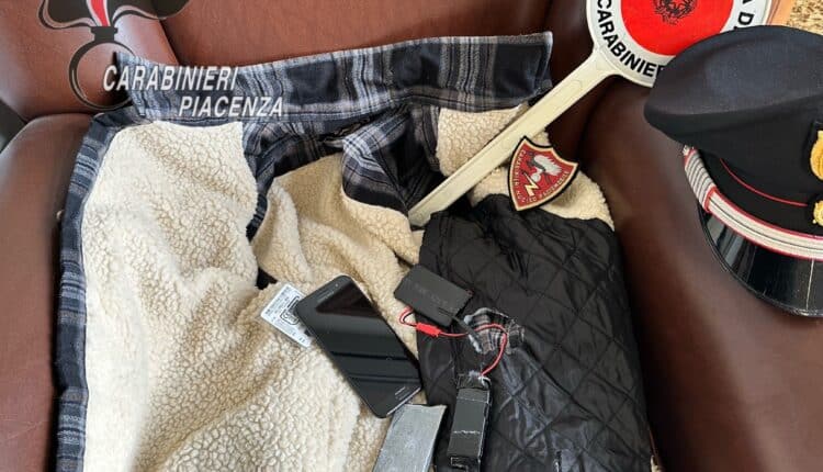 Piacenza: All’esame per la patente con gli auricolari, denunciato 48enne