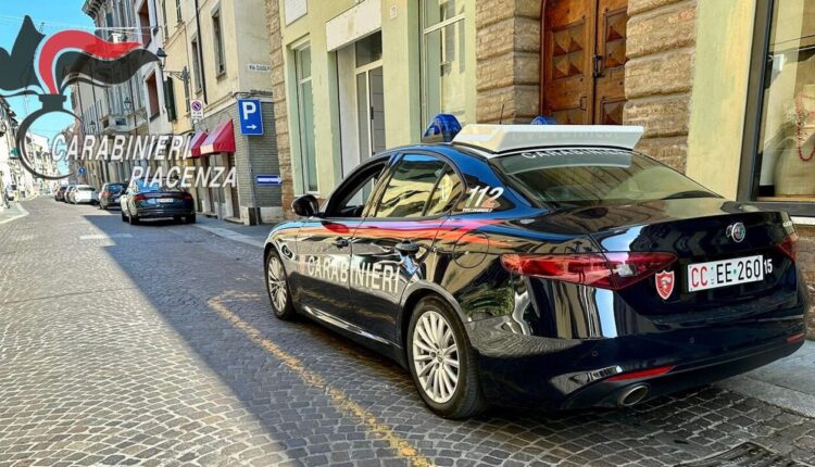 Fiorenzuola d'Arda: non si ferma all'alt dei Carabinieri, fermato e denunciato