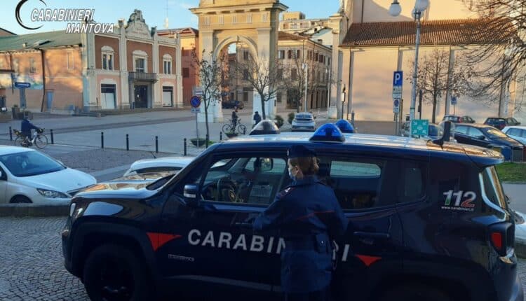 San Giorgio Bigarello: I Carabinieri gli sequestrano la patente falsa e lo denunciano anche per il possesso di un coltello