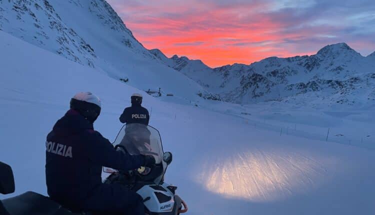 Corvara in Badia: Infarto sulle piste da sci. Turista 65enne salvato con il defibrillatore dagli agenti della Polizia di Stato del soccorso piste