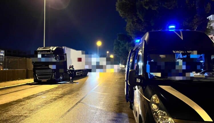 Bari: La Polizia Locale denuncia l'autista di un tir per alta velocità e guida in stato di ebbrezza
