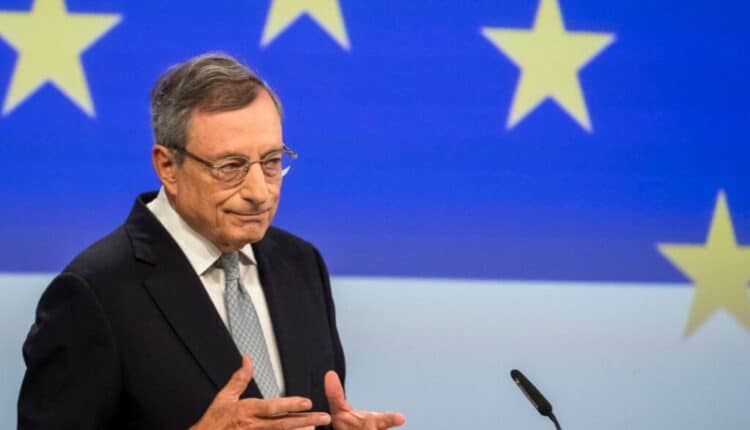 Mario Draghi lancia un allarme all'Ue: "L'Europa agisca come un unico stato per affrontare le sfide mondiali, è a rischio senza un piano comune"