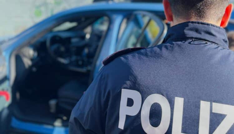 Roma: Rapinatore seriale fermato dalla Polizia di Stato. Svaligiava i supermercati intimidendo le sue vittime con una pistola
