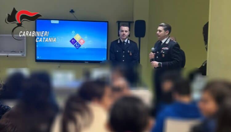 Mascalucia: Gli studenti dell'Istituto "Giuseppe Fava" incontrano i Carabinieri