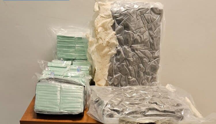 Pomezia: Trasportava in macchina la droga "al fresco" in una borsa frigo. Pusher arrestato dalla Polizia di Stato