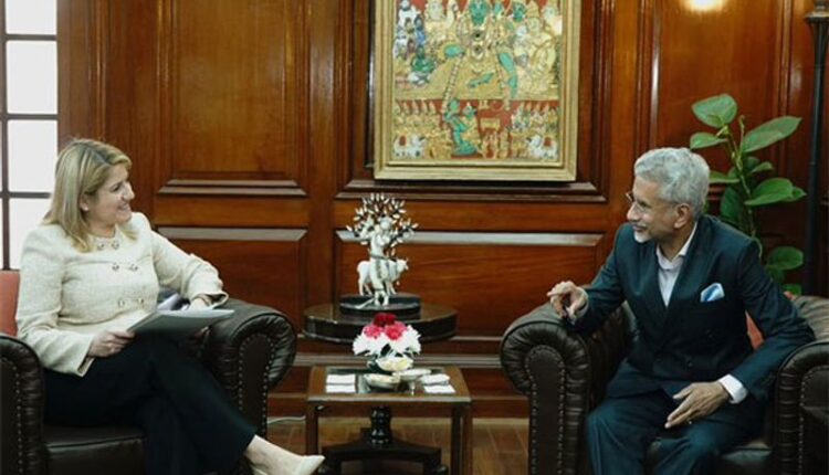 Italia-India: la missione del Sottosegretario Tripodi rafforza il partenariato strategico e le relazioni commerciali tramite incontri con leader politici e imprenditoriali