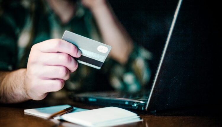 Casalmaggiore: tre persone denunciate per una truffa tramite web