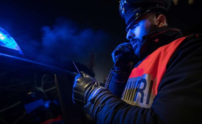 Modena: non si ferma all’alt e fugge perché ricercato, 40enne arrestato dai Carabinieri