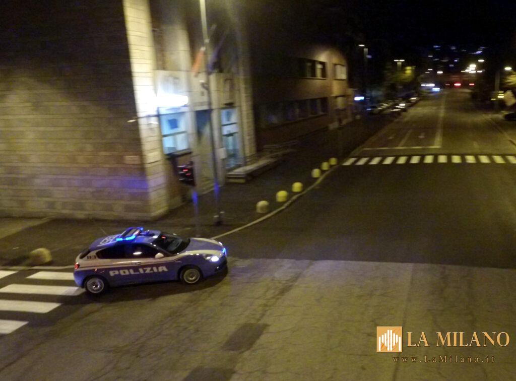 Como: violenta aggressione in piena notte in piazza Volta, il branco prende a pugni un passante e scappa. Identificati e denunciati a tempo di record dalla Polizia di Stato di Como