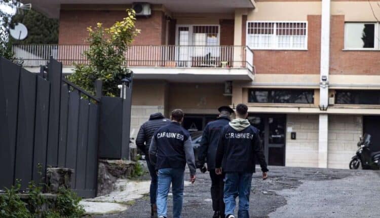 Il ladro colpito da una guardia giurata a Roma muore in ospedale: il vigilante è accusato di omicidio