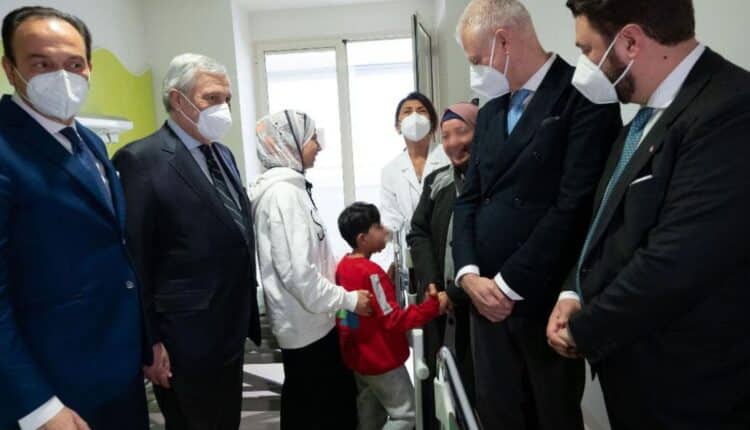 Tajani a Torino: la visita ai piccoli pazienti palestinesi in cura al Regina Margherita