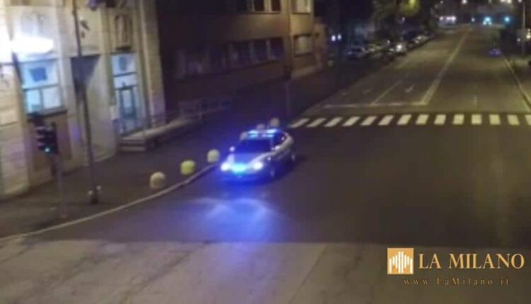 Como: sul retro del carcere vestiti di nero e incappucciati tengono una manifestazione non preavvisata, sei denunciati di cui uno arrestato