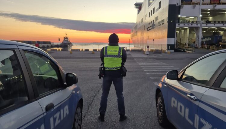 Venezia, anziano in stato confusionale soccorso dalla Polizia di Frontiera