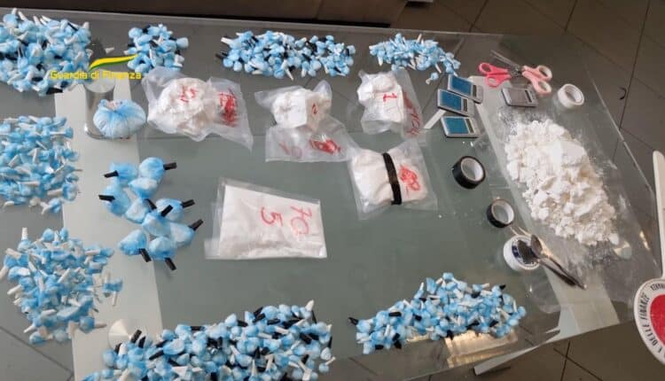 Palermo: Arrestato produttore e grossista di crack. Si tratta di uno dei maggiori sequestri di crack effettuati in Italia