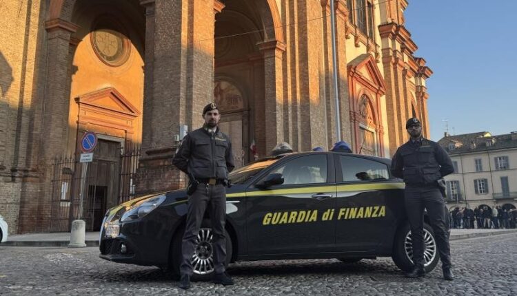 Pavia: Carnevale 2025, sequestrati dalla Guardia di Finanza oltre 105.000 accessori privi dei requisiti minimi di sicurezza