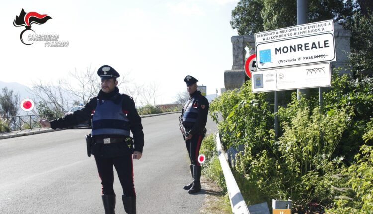 Droga "delivery" da Palermo a Monreale: i Carabinieri arrestano un 25enne e sequestrano 10 mila euro
