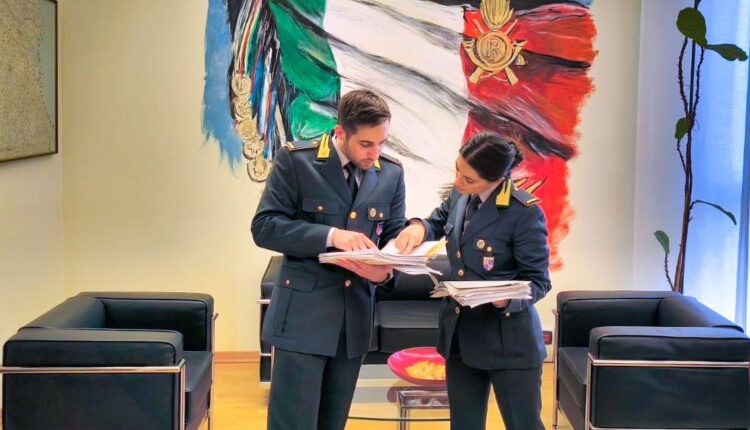 Bologna: Maxi-evasione fiscale con il sistema delle partite IVA "apri e chiudi". Sequestrati 6 immobili e beni di lusso per oltre 2 milioni di euro