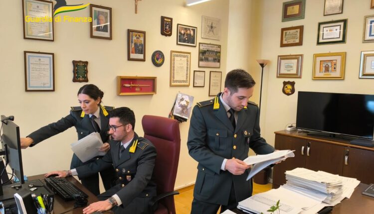 Bologna: Maxi-evasione fiscale con il sistema delle partite IVA "apri e chiudi". Sequestrati 6 immobili e beni di lusso per oltre 2 milioni di euro