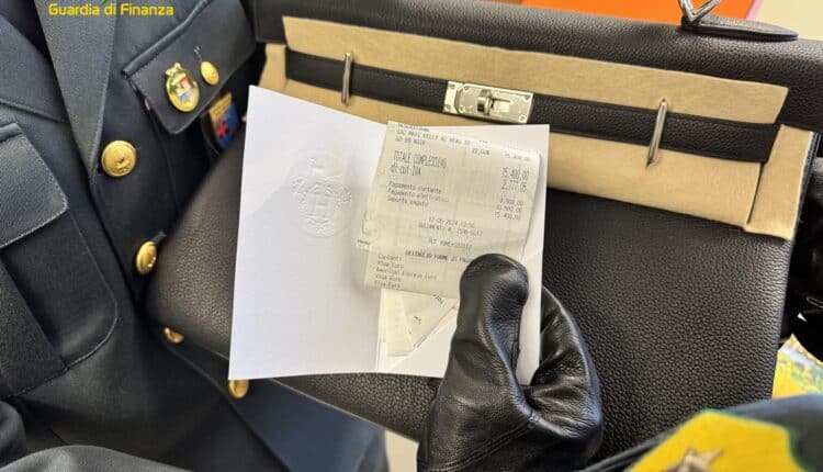 Bologna: Maxi-evasione fiscale con il sistema delle partite IVA "apri e chiudi". Sequestrati 6 immobili e beni di lusso per oltre 2 milioni di euro