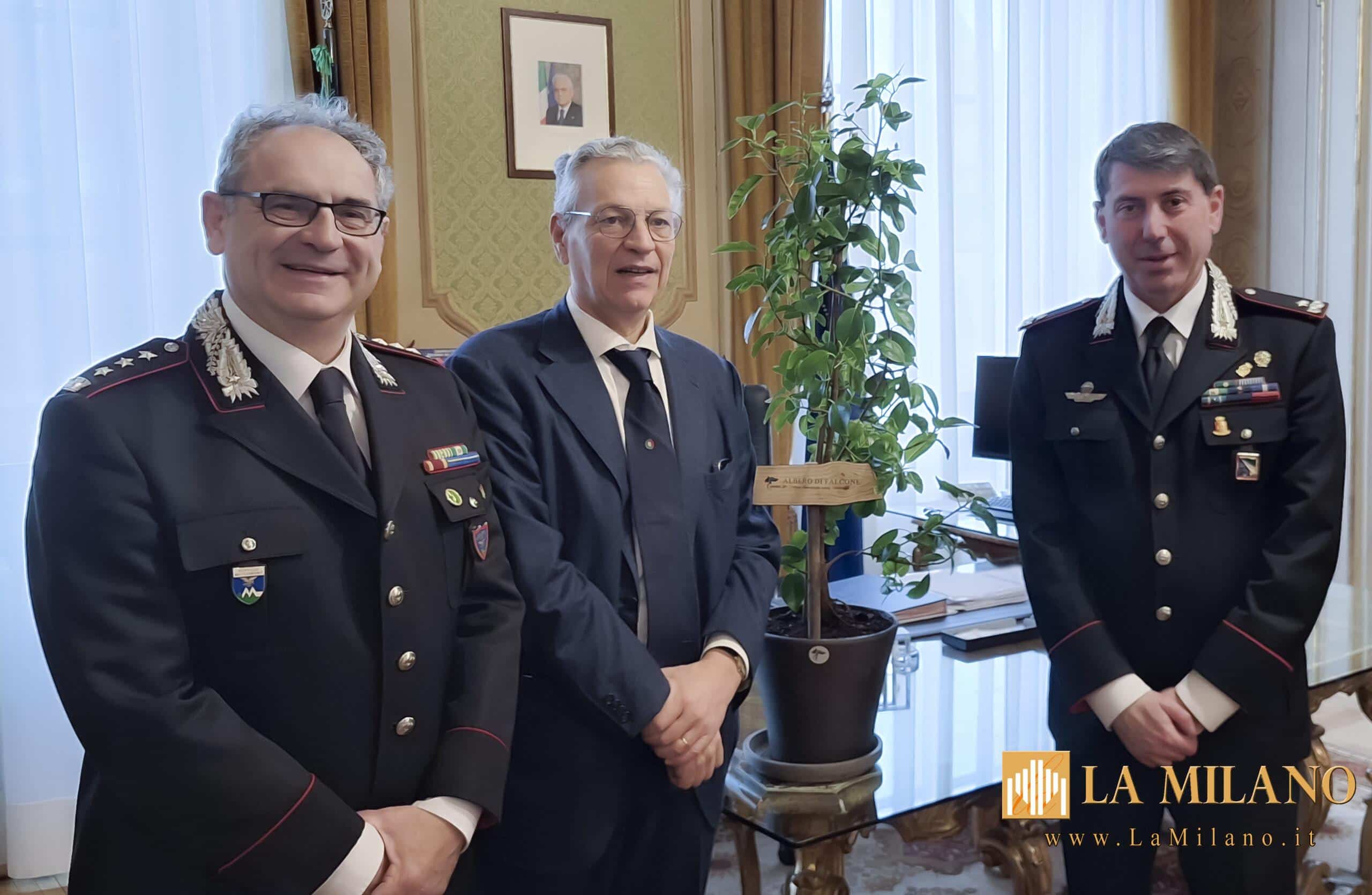 Bologna: I Carabinieri Forestali consegnano un "Albero di Falcone" al Prefetto