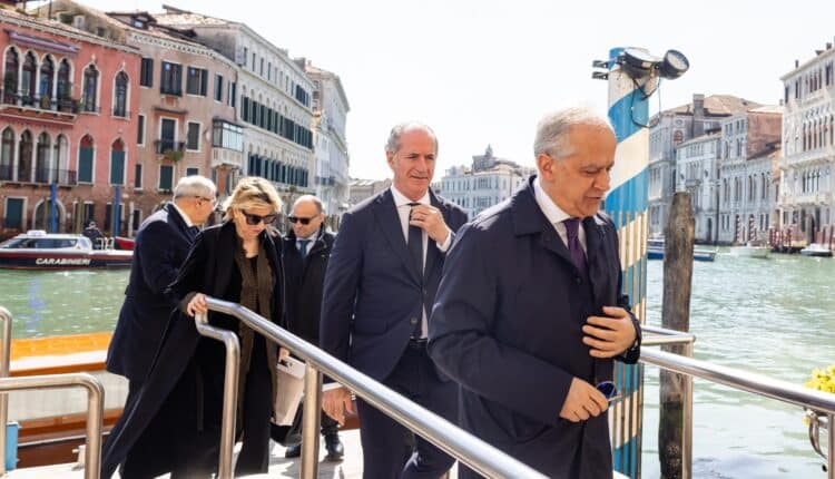 Più sicurezza sulle strade del Veneto: firmato protocollo per videosorveglianza avanzata, Zaia: “Veneto laboratorio di sicurezza”