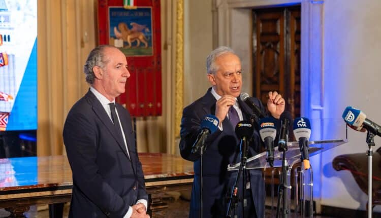 Più sicurezza sulle strade del Veneto: firmato protocollo per videosorveglianza avanzata, Zaia: “Veneto laboratorio di sicurezza”