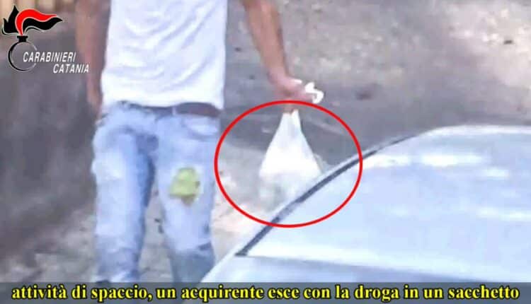 Riposto: Operazione Caronte. 10 persone, di cui 2 minorenni, arrestate dai Carabinieri per spaccio