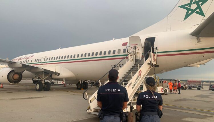 Agrigento: contrasto all'immigrazione clandestina, rimpatriati due migranti irregolari