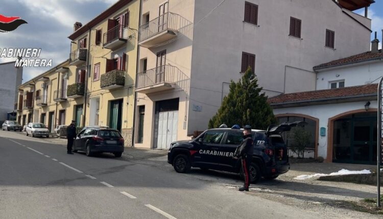 Accettura: Arrestato un uomo per maltrattamenti nei confronti della convivente, madre dei suoi due figli