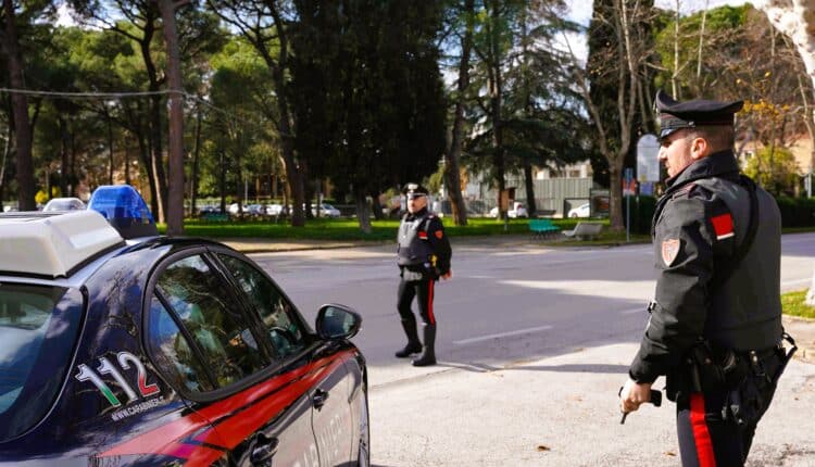 Jesi: già espulso dall'Italia ma passeggia in centro, arrestato 30enne polacco