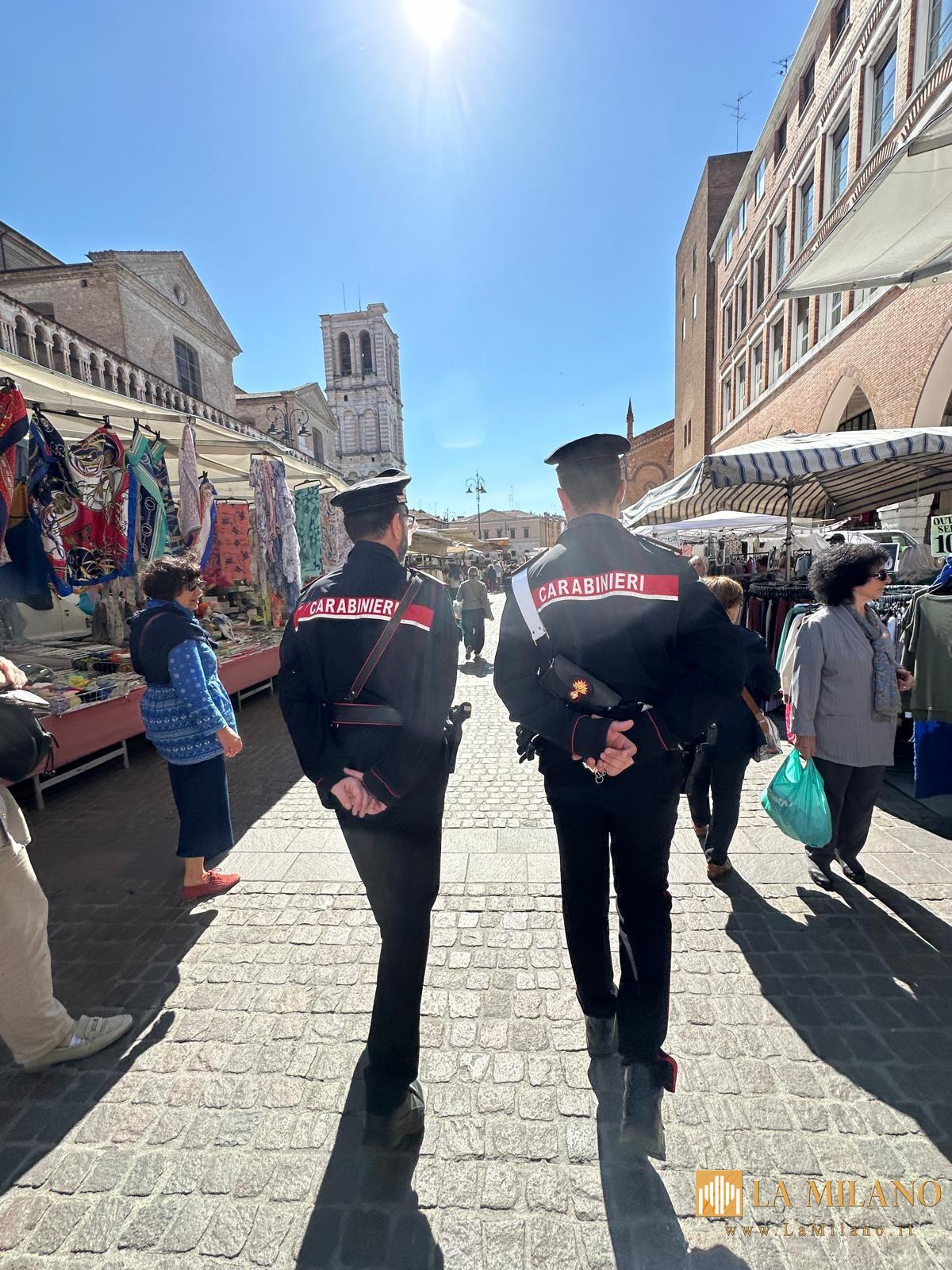 Carabinieri intensificano i controlli a Ferrara: Multe e denunce nel centro cittadino