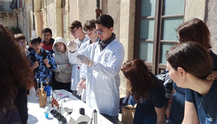 Siracusa: Primo Festival della Scienza. Incontri e attività per celebrare il genio di Archimede durante l'Einaudi Pi Greco Day 2025