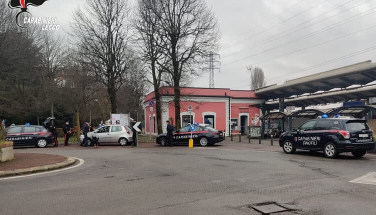 Merate: Servizio straordinario di controllo del territorio. Segnalati 4 assuntori di stupefacenti e sequestrati 60 grammi di droga