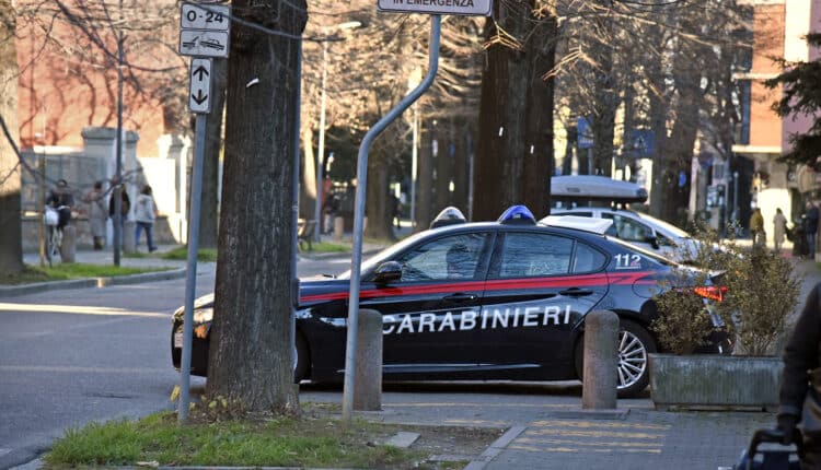 Fugge via dopo l’incidente a Fiorenzuola d’Arda. 58enne identificato e denunciato dai Carabinieri