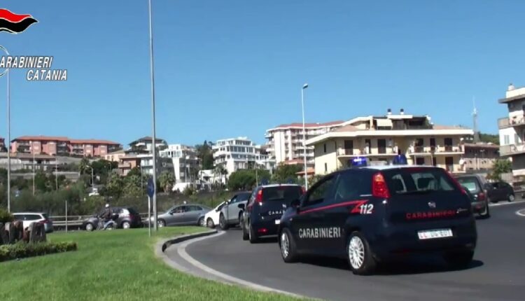 Catania: Duro colpo al clan Santapaola-Ercolano con l'operazione "Old Horse ". 9 arrestati tra cui il "macellaio di San Pietro Clarenza"