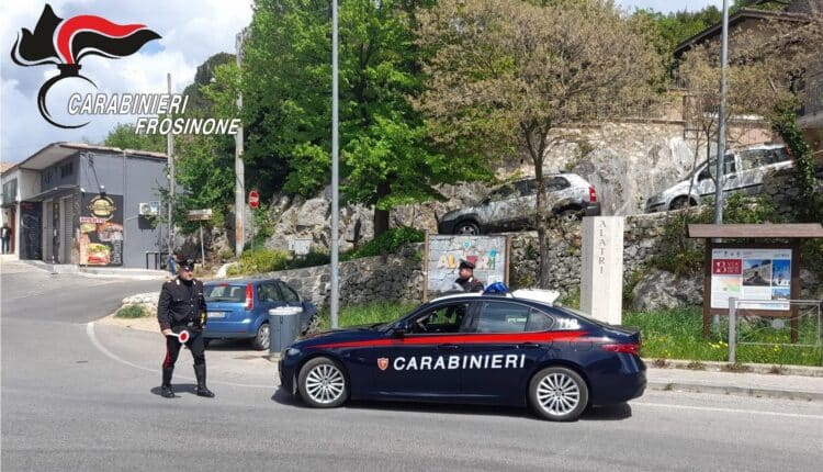 Alatri: aggredisce i Carabinieri con una "roncola", arrestato