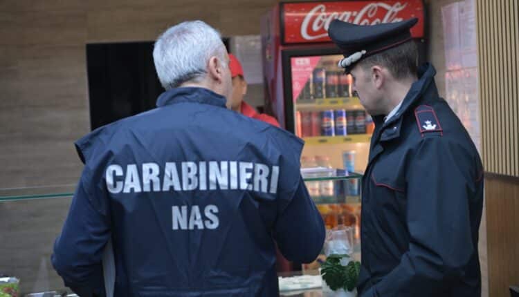 Maxi-operazione dei Carabinieri di Ancona: un uomo arrestato per spaccio e una pizzeria chiusa per gravi carenze igieniche