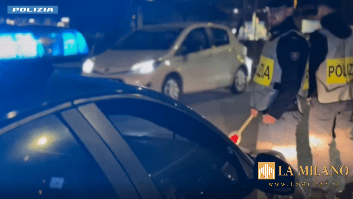 Roma, contrasto della Polizia all'autotuning: blindate la Tuscolana e l'Anagnina, circa 500 persone identificate, 230 veicoli controllati ed elevate 9 sanzioni amministrative per violazione del codice della strada