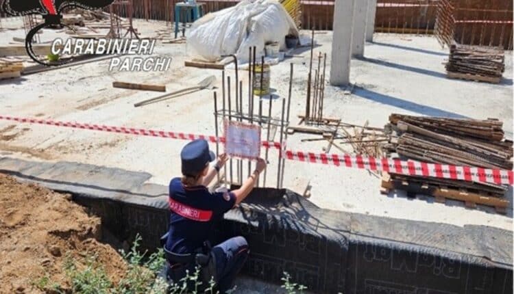 Carabinieri Forestali deferiscono 5 persone per abusi edilizi a Capoliveri