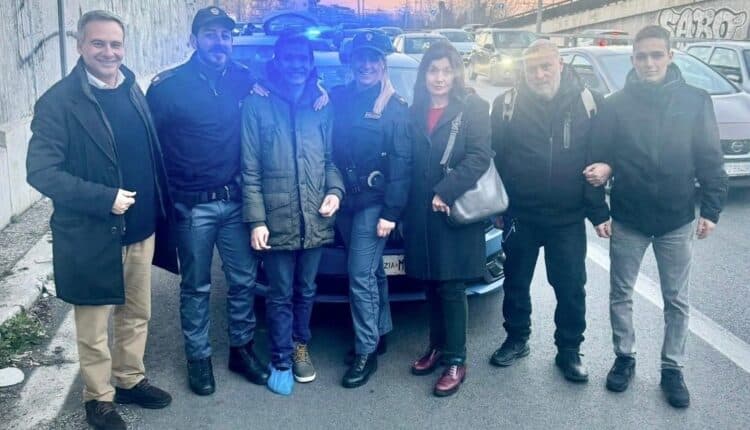Roma: A passeggio con il papà, inizia a correre e lo semina. Ragazzo affetto da autismo salvato dalla Polizia di Stato in tangenziale