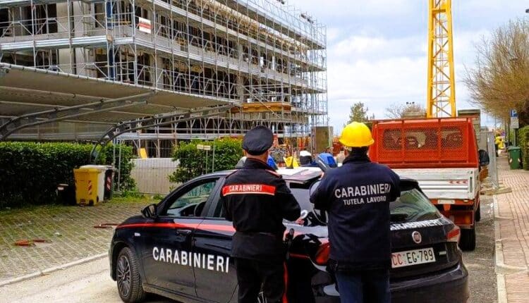 Controlli sui luoghi di lavoro: I Carabinieri di Ancona elevano ammende per irregolarità in cantieri ed esercizi