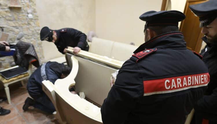 Roma, maxi operazione antimafia 26 arresti per narcotraffico, armi e rapine