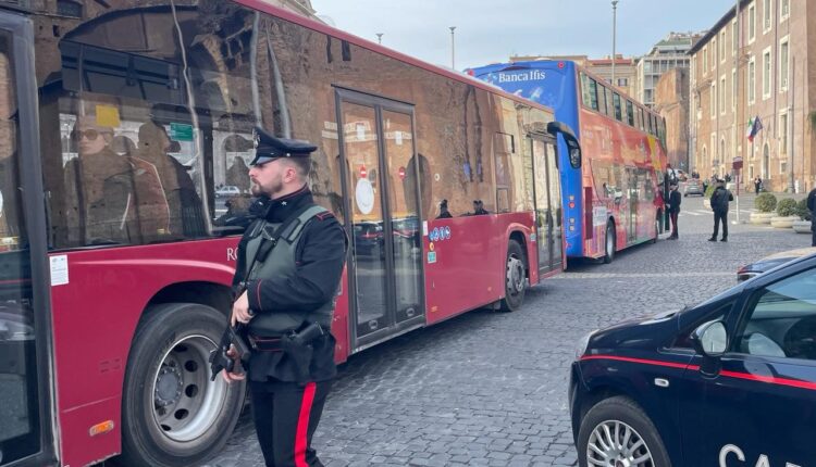 Furti in metropolitana a Roma: 10 persone arrestate dai Carabinieri