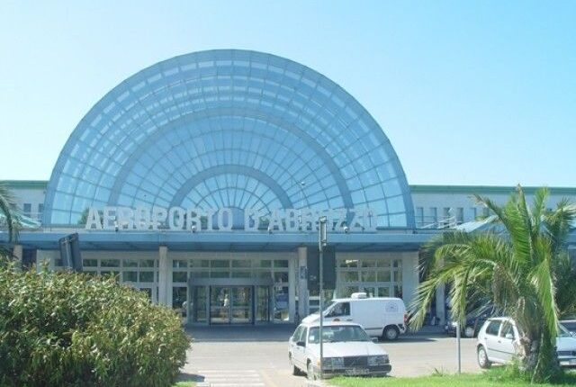 Arrestato passeggero dirottato a Pescara: doveva scontare 2 anni e 4 mesi per violenza sessuale