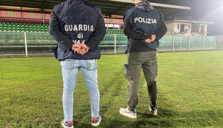 Novara: Presidente di una squadra di calcio agli arresti domiciliari per riciclaggio. Sequestrati 200 mila euro di proventi illeciti