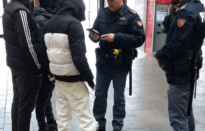 Operazione “Viaggiare Sicuri” in Veneto e Trentino: controlli della Polizia Ferroviaria, 710 persone identificate e droga sequestrata