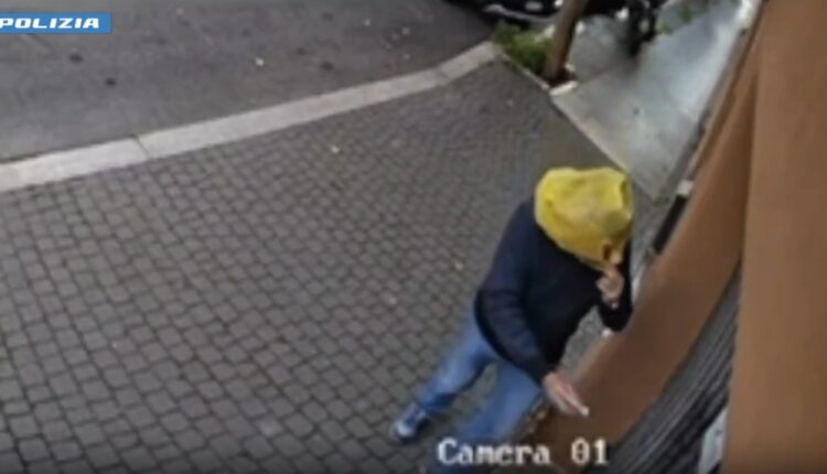 66enne romano denunciato per vandalismo Ripicche con la colla per oltre due anni