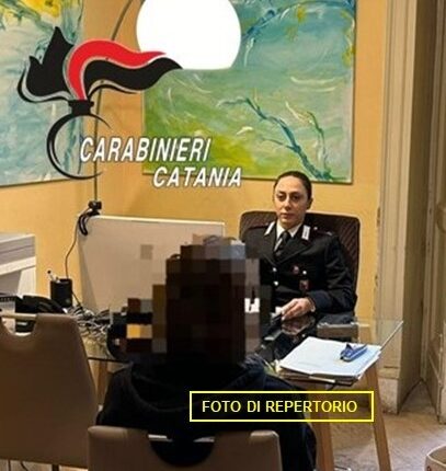 Trecastagni, donna fugge di notte dopo le violenze del compagno: 57enne arrestato